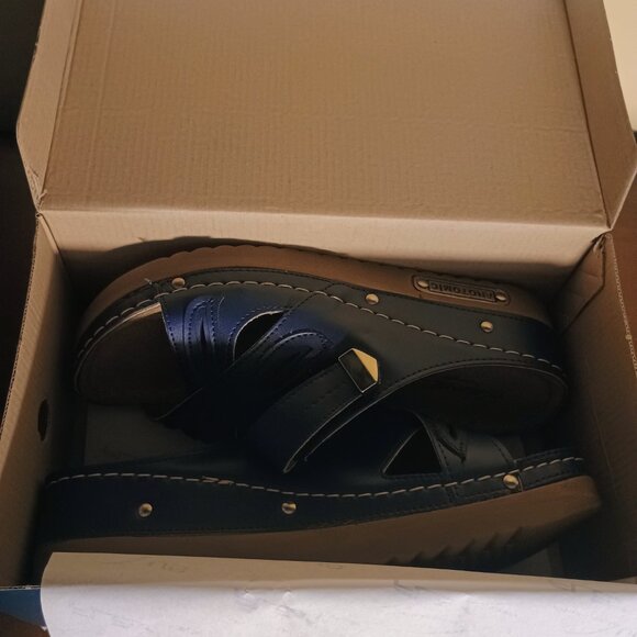 New with box. Cutout Slide Sandal (Women) Flexus by Spring Step - Picture 6 of 7